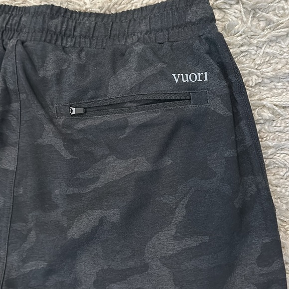 Vuori men’s Sunday performance joggers - Small - Picture 4 of 5